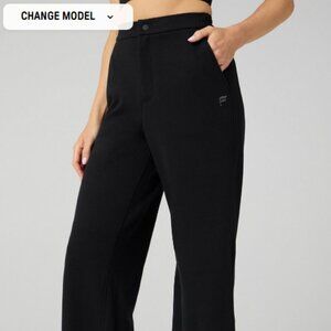 NWT! Fabletics Black Cozy Fleece Sweatpants Trouser, Size L Short